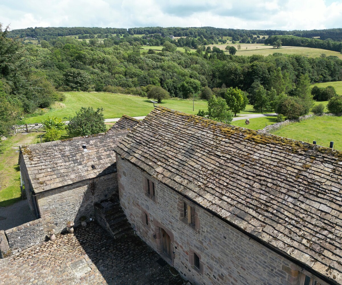 Peak  District National Park Chapel with Hot Tub