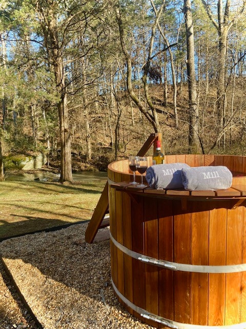 Cottage @ Walker's Mill, Hot Tub, Loft