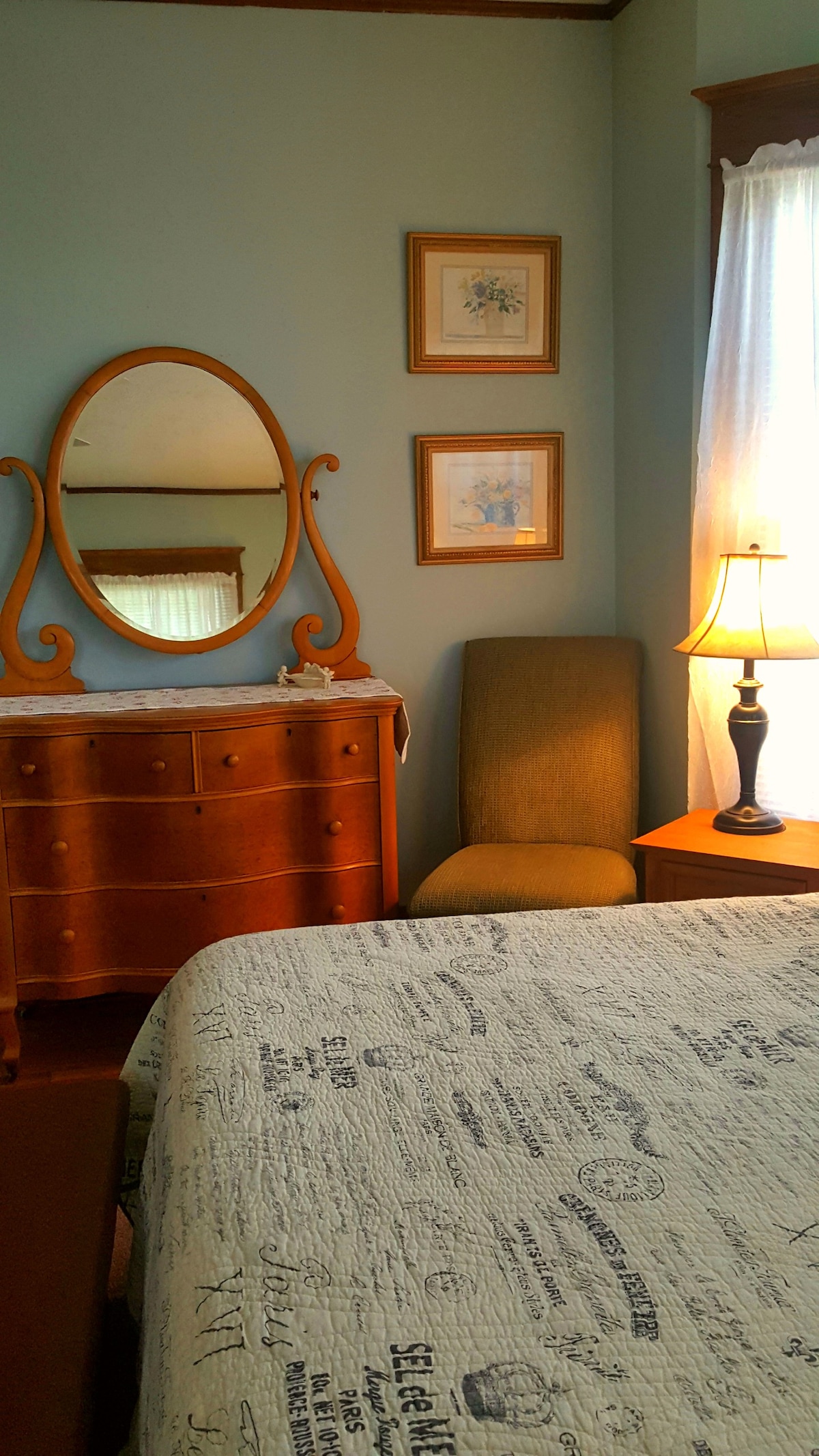 1st Fl/ Beautiful Room/Ensuite/Seneca Lake NY