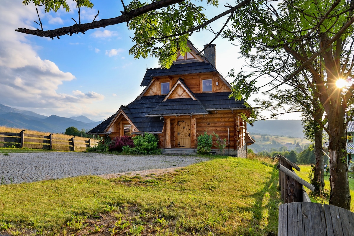 俯瞰扎科帕内山脉的Góralski House