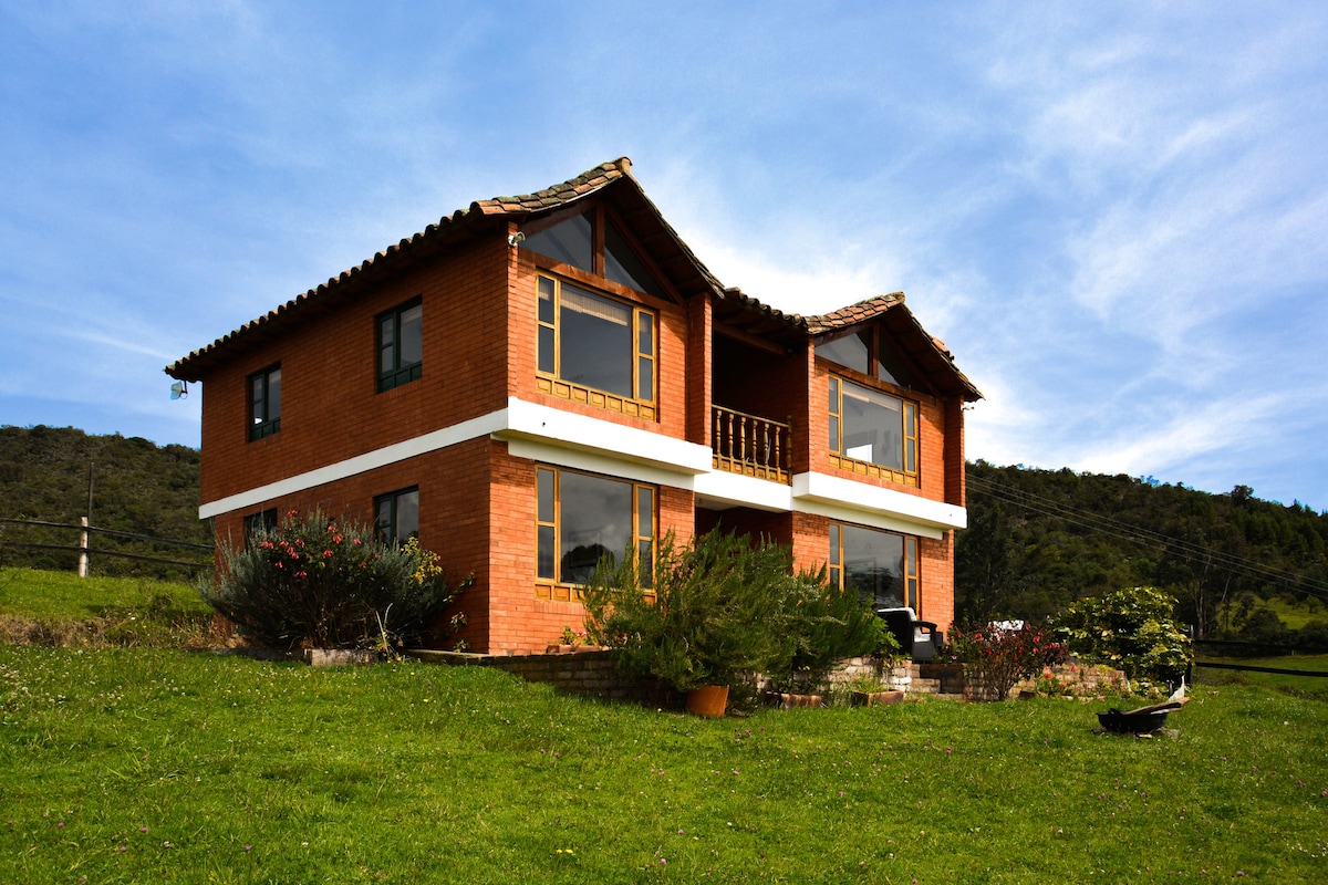 Finca El Uvito ，可欣赏华丽湖景的房子