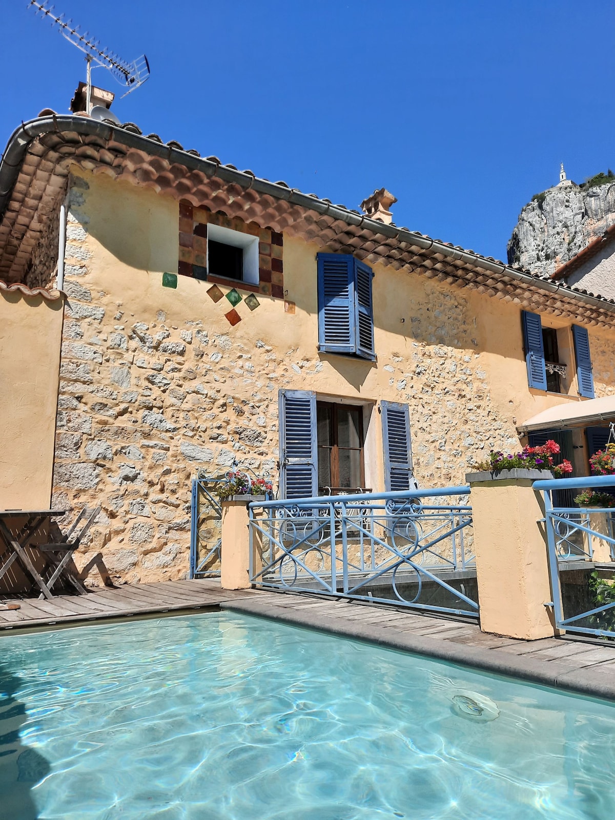 Maison sur la place 8 personnes avec piscine Été