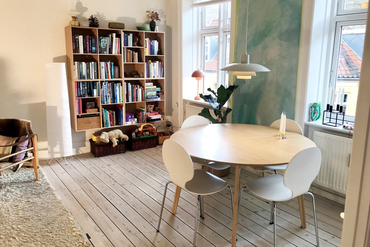 Cosy apartment next to Rosenborg Castle