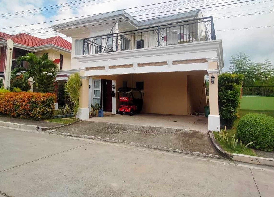 Cebu Entire House by the Sea in High-End Subdiv.
