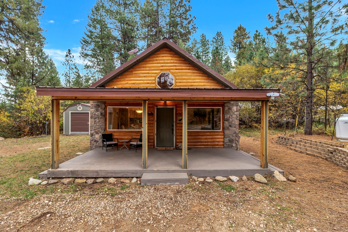 Cozy Cabin in Garden Valley