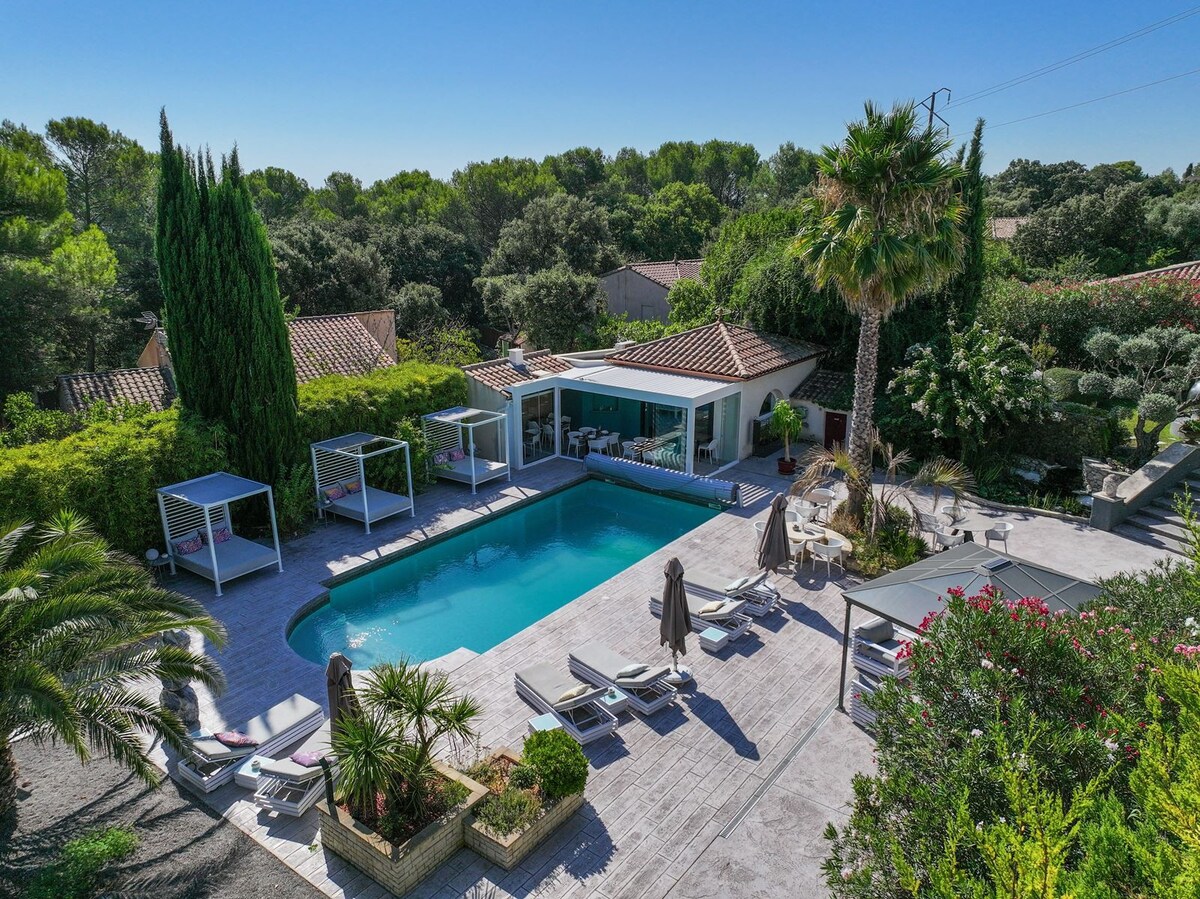 里维埃拉别墅（ Villa RIVIERA ） ，配备热水浴池和泳池，位于索米耶尔（ Sommi