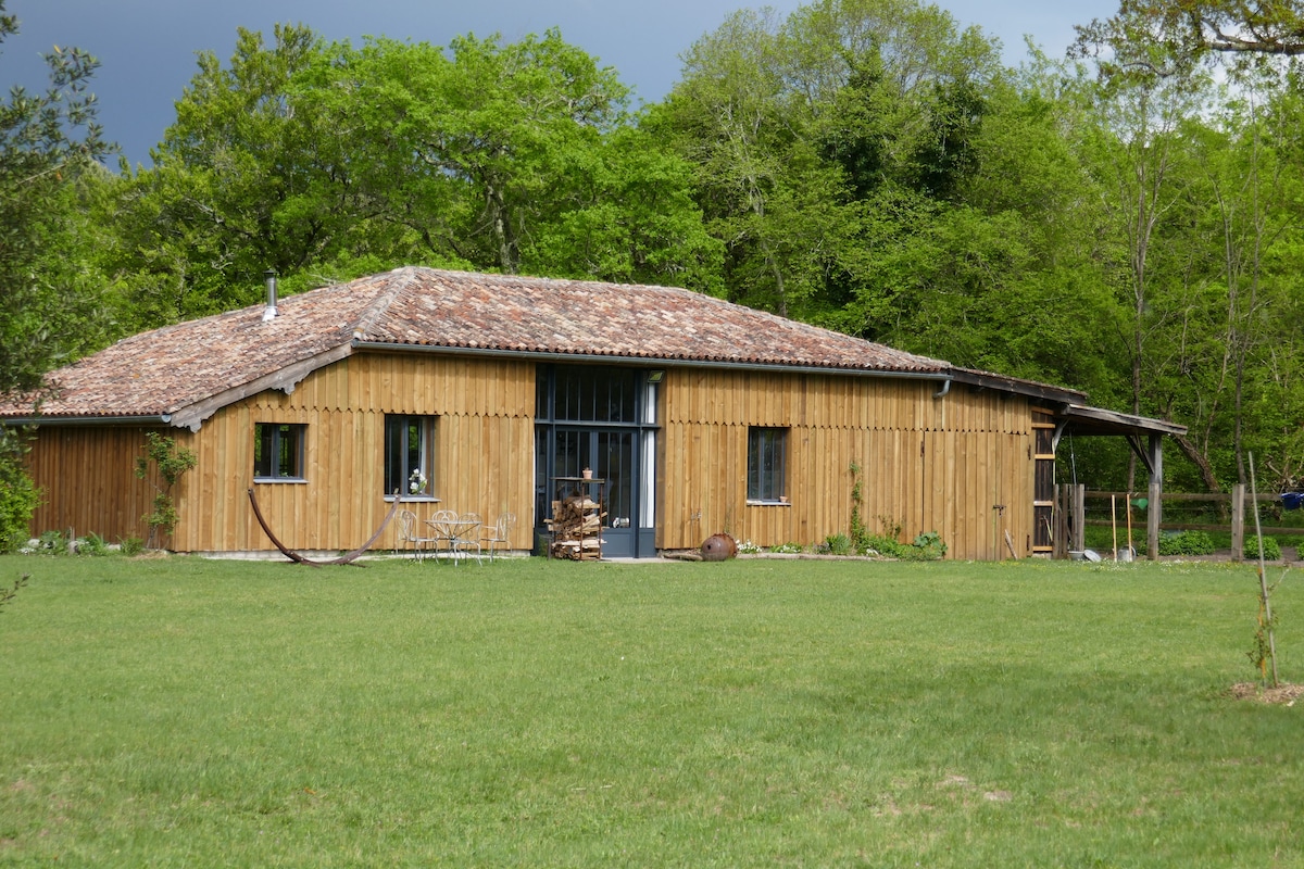 Un superbe moulin au bord du Ciron