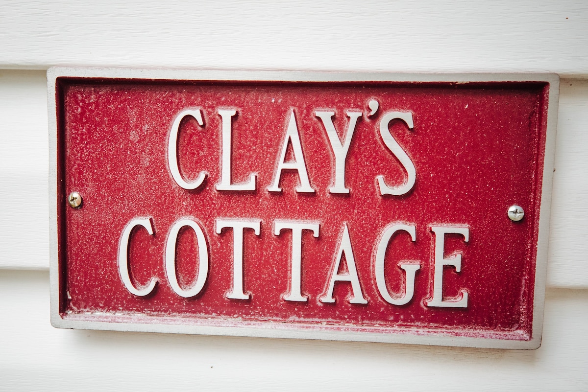 Clay 's Cottage ，新鲜油漆，新当地管理