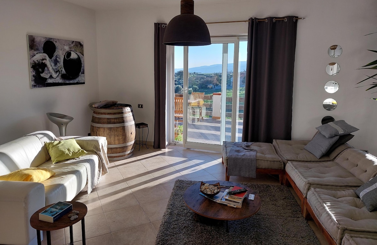 斯塔莱蒂，伊尔梅洛格拉诺-可俯瞰海景的公寓