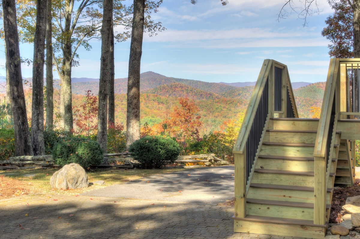 Luxury Mountaintop Living in Pisgah Forest