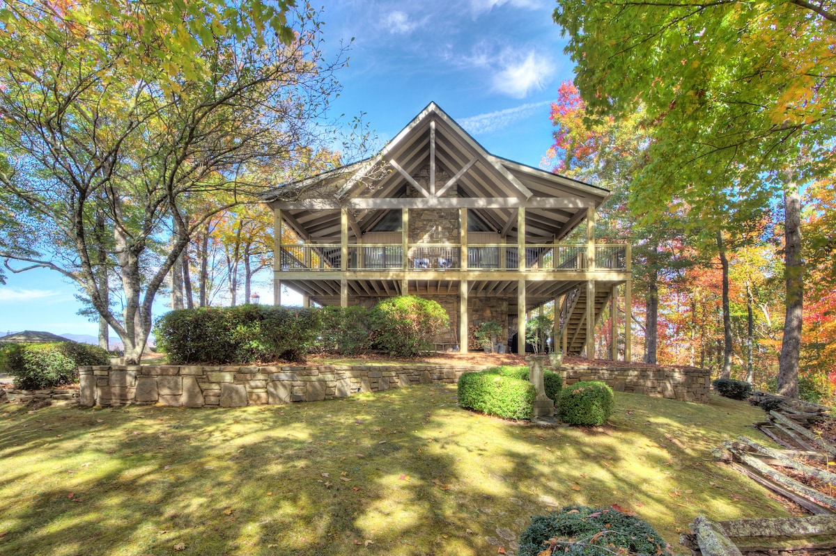 Luxury Mountaintop Living in Pisgah Forest