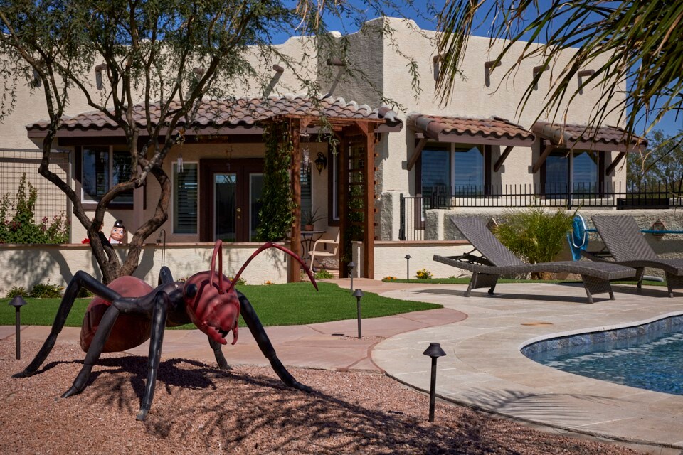 Dos Saguaros guest house