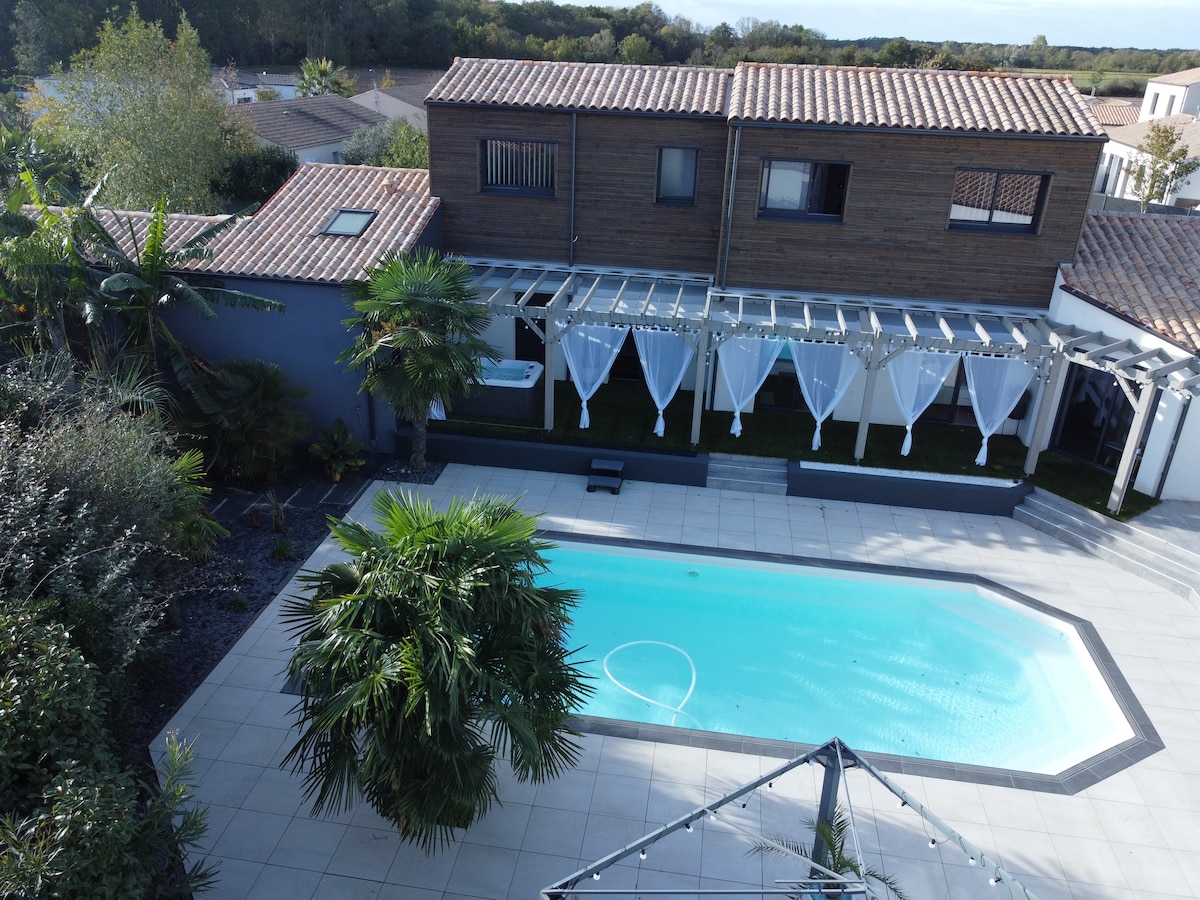 Villa AixKeys piscine 5min plage Fouras FortBoyard