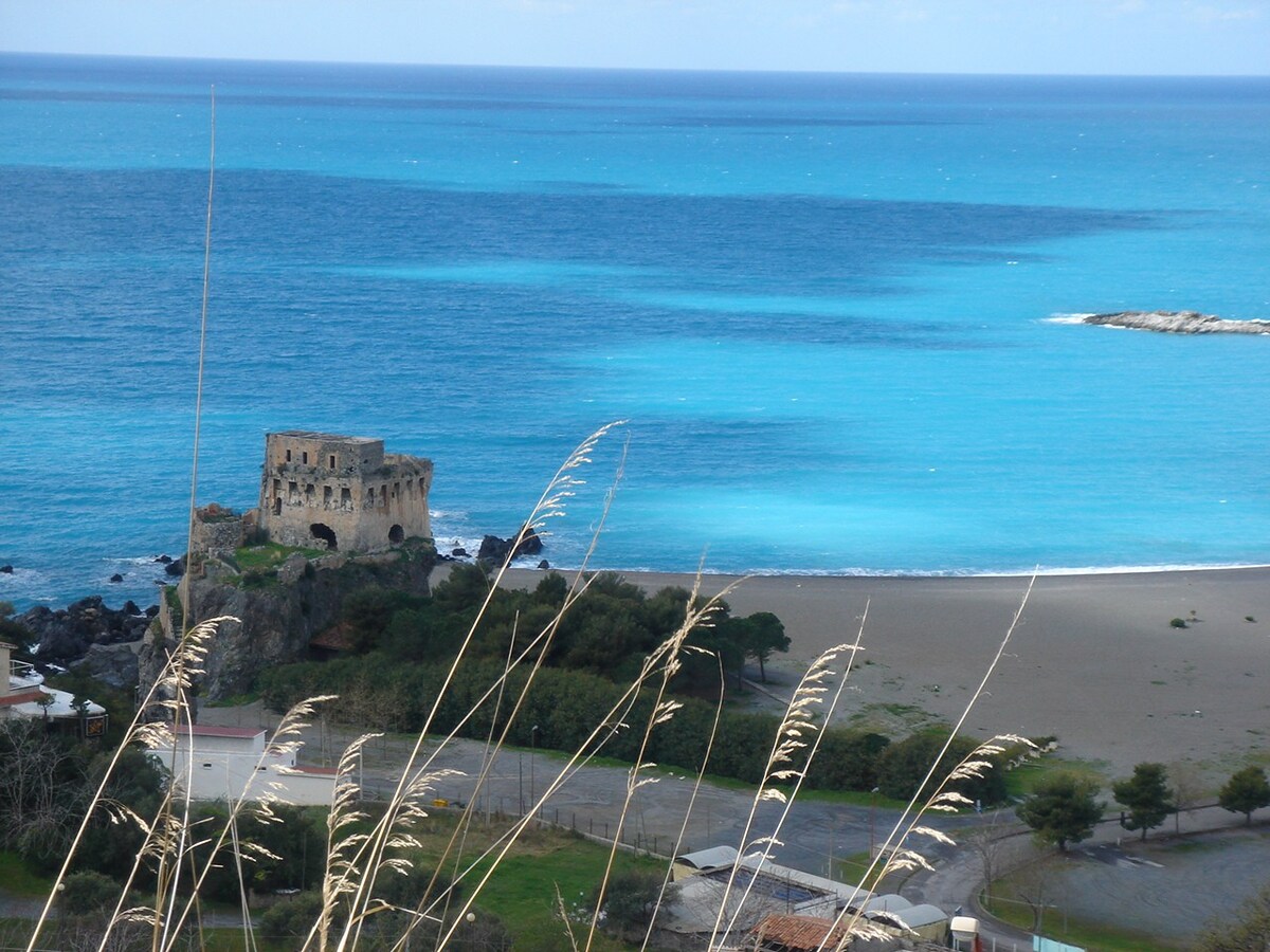 Fantastica vista mare con gran terrazzo e gardino