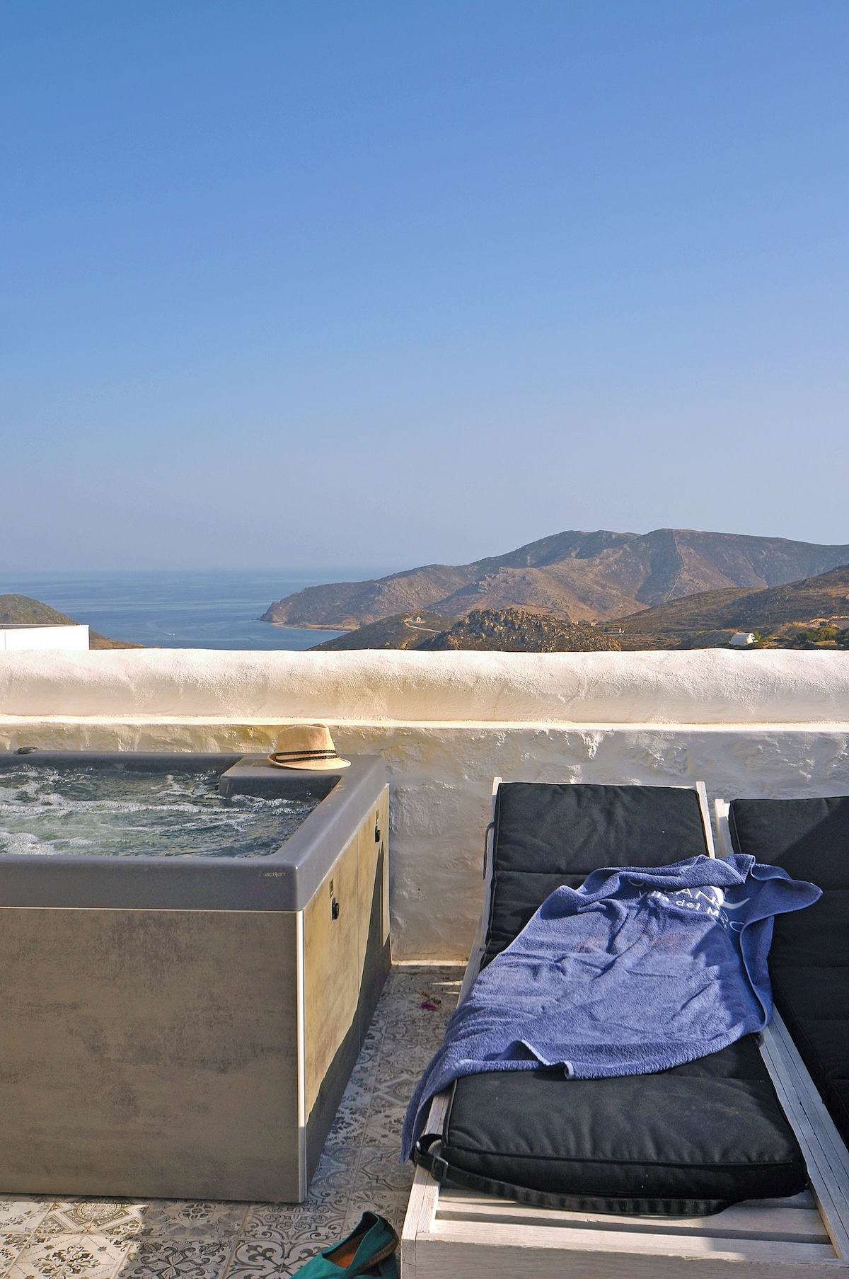 带私人按摩浴缸的Chora海景和日落景观别墅