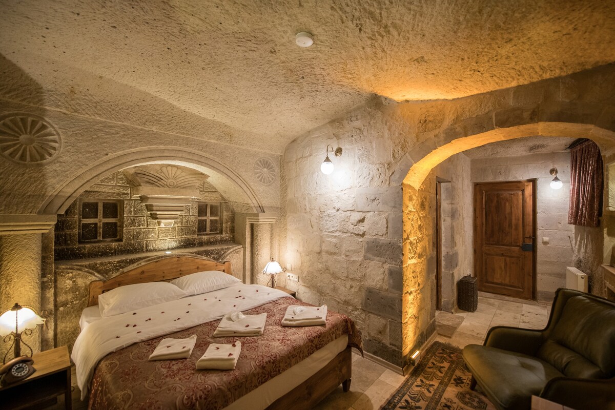 迷人的洞穴酒店