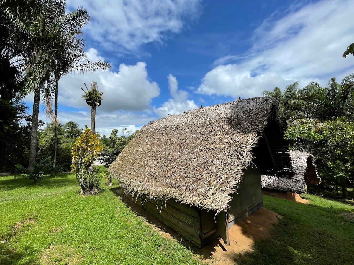 Kamp Makandi Boto-Pasi简约而美妙的小屋