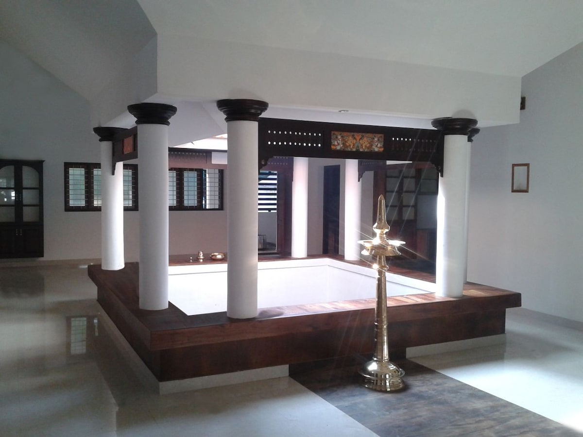 SOUBHADRAM-A传统喀拉拉邦NALUKETTU HOUSE