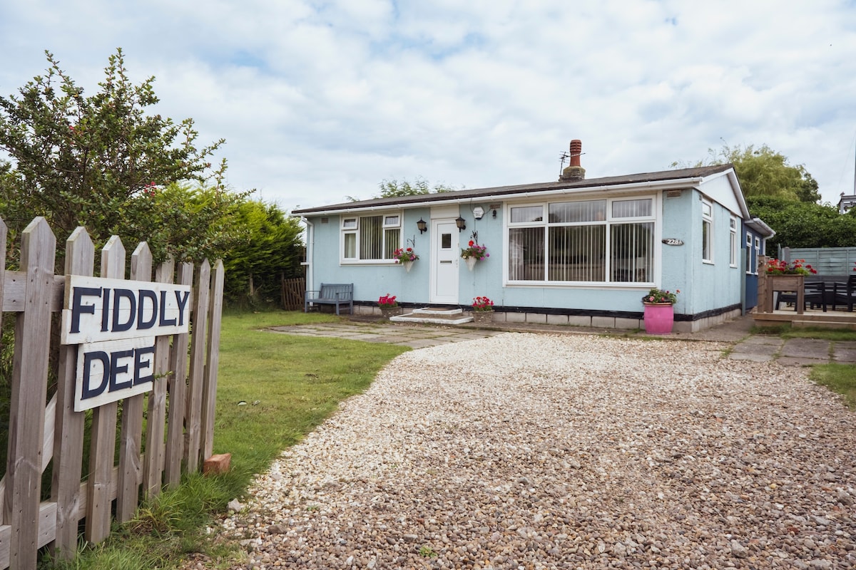 Humberston Fitties Fiddly Dee Dog Friendly Chalet