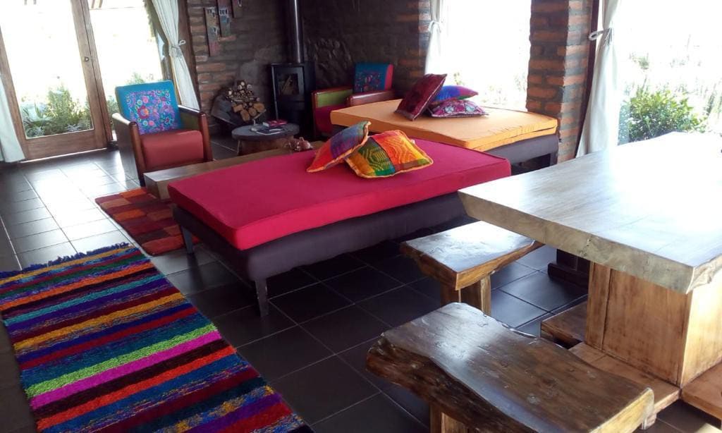距离奥塔瓦洛（ Otavalo ） 15分钟车程的舒适小屋！美丽的景观！