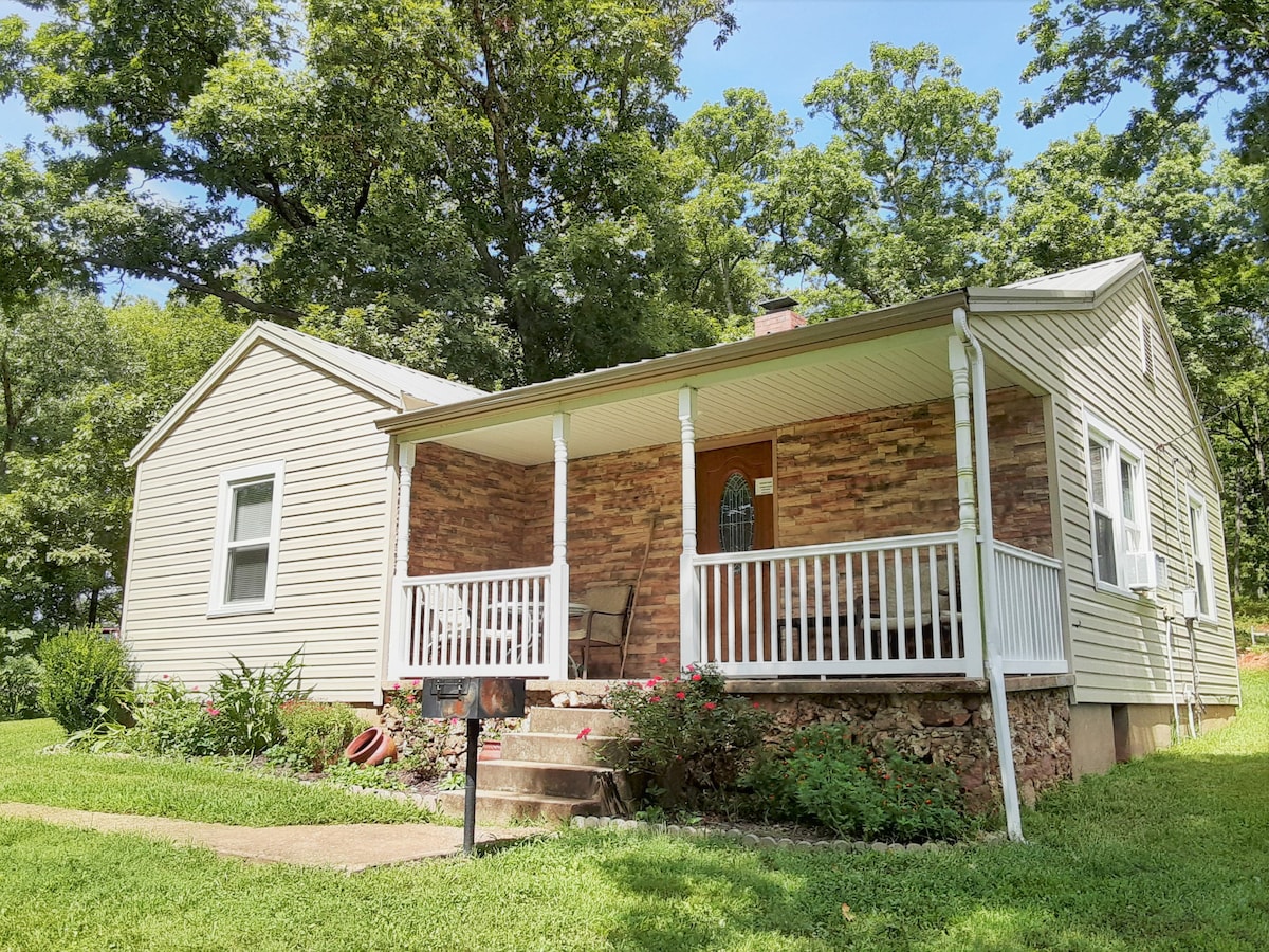 Hillside Cottage @ Spring Lake Ranch