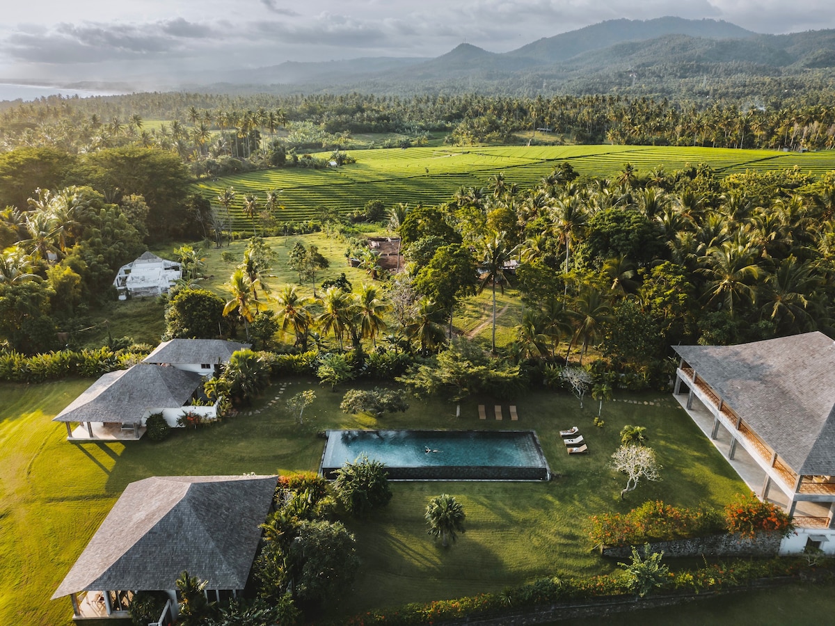 Stunning Ocean Views from the Luxurious Balian Prana Lodge