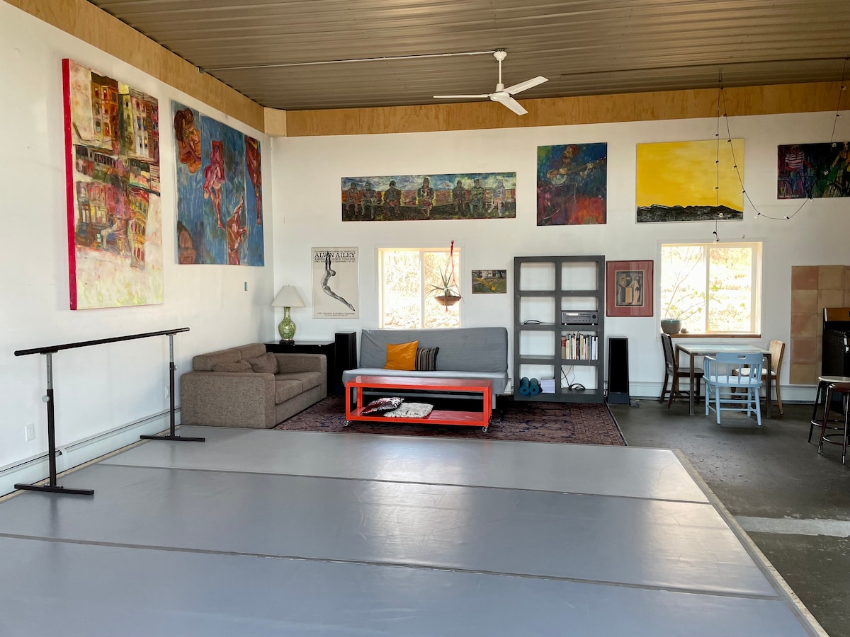 艺术家居住中心带桑拿的艺术工作室Loft