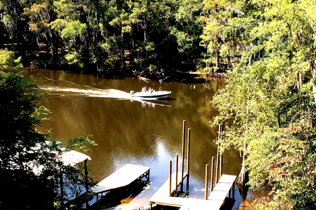 Caddo Lake Retreat -海滨和私人码头