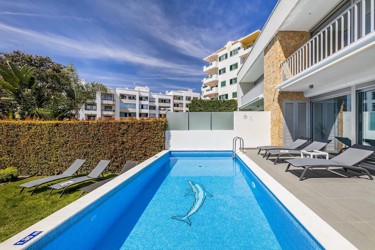 Design Villa Albufeira Center-private pool WIFI AC
