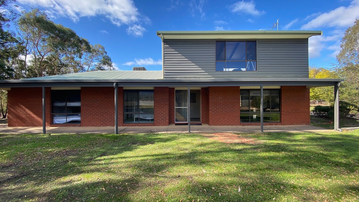 Jinchilla Farm (Halls Gap)