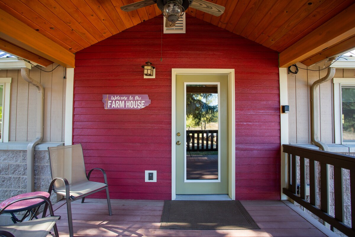 The Farmhouse on Dry Creek