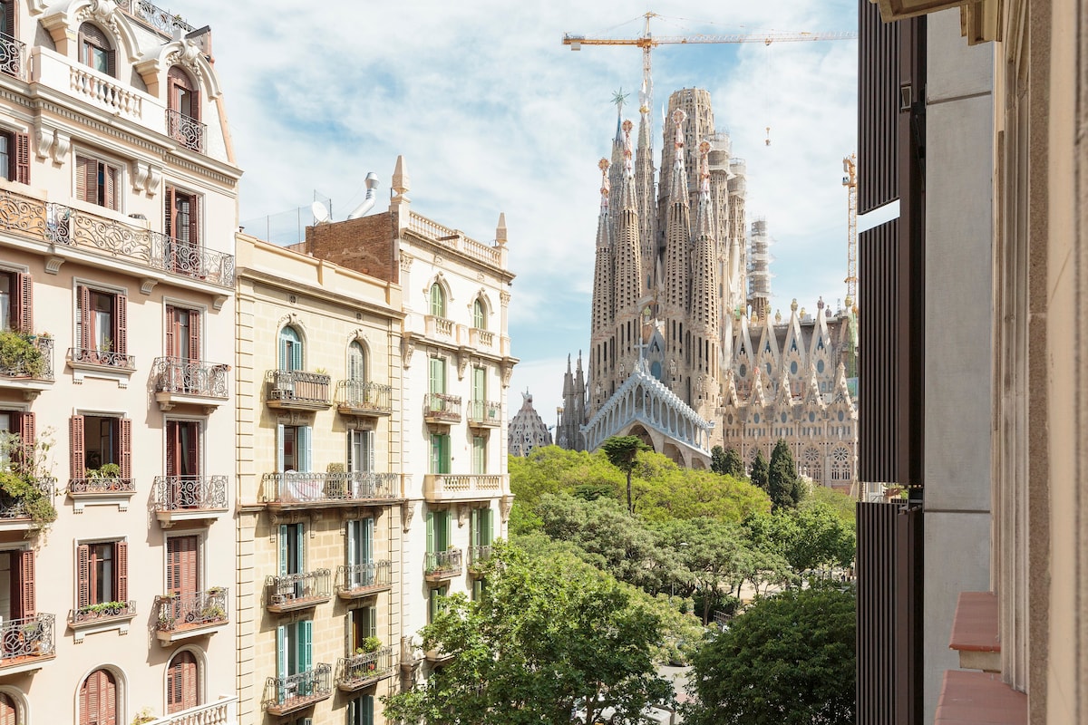 俯瞰La Sagrada Familia的公寓