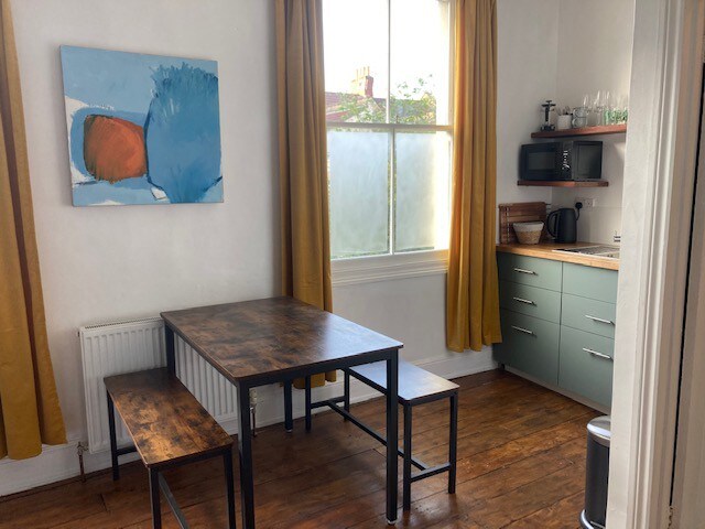 Self contained studio flat Southville