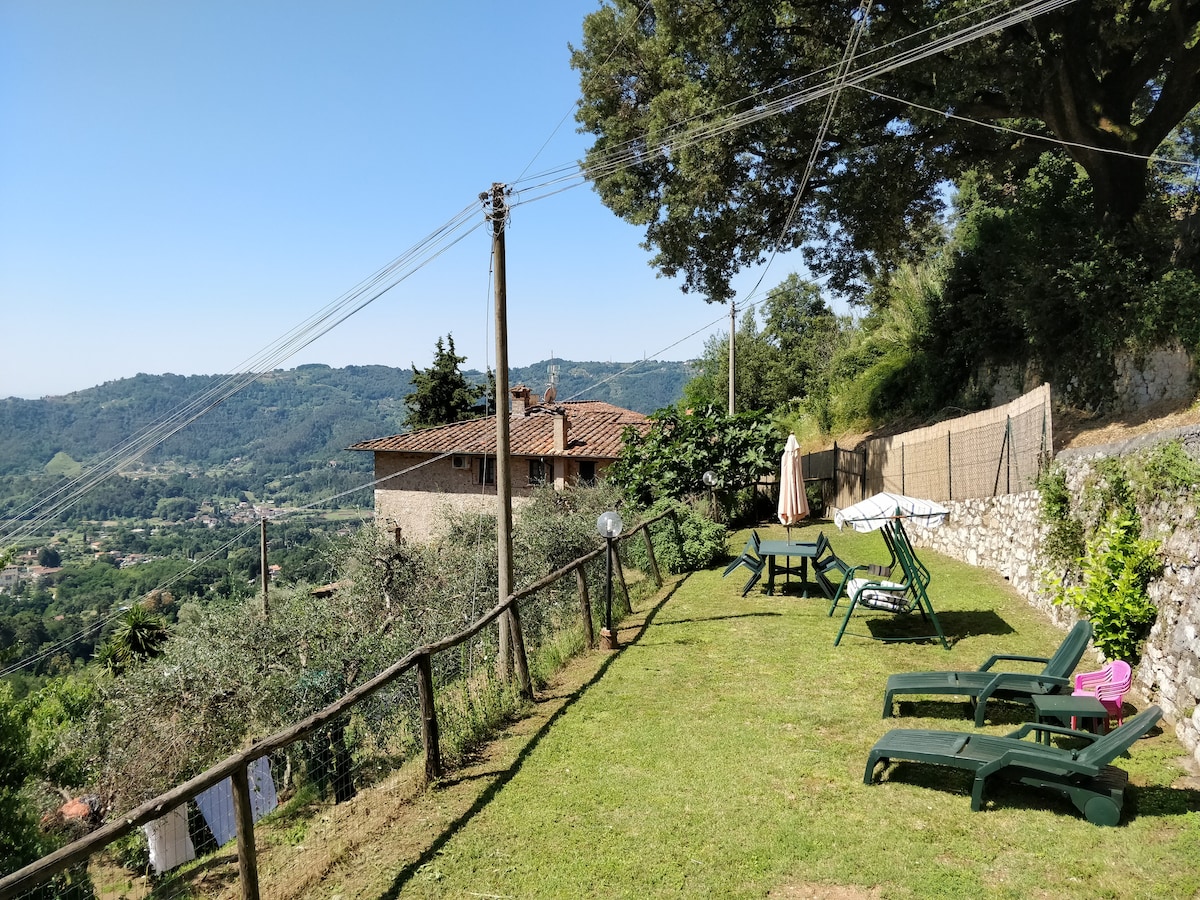 House on the hills 9km from the sea