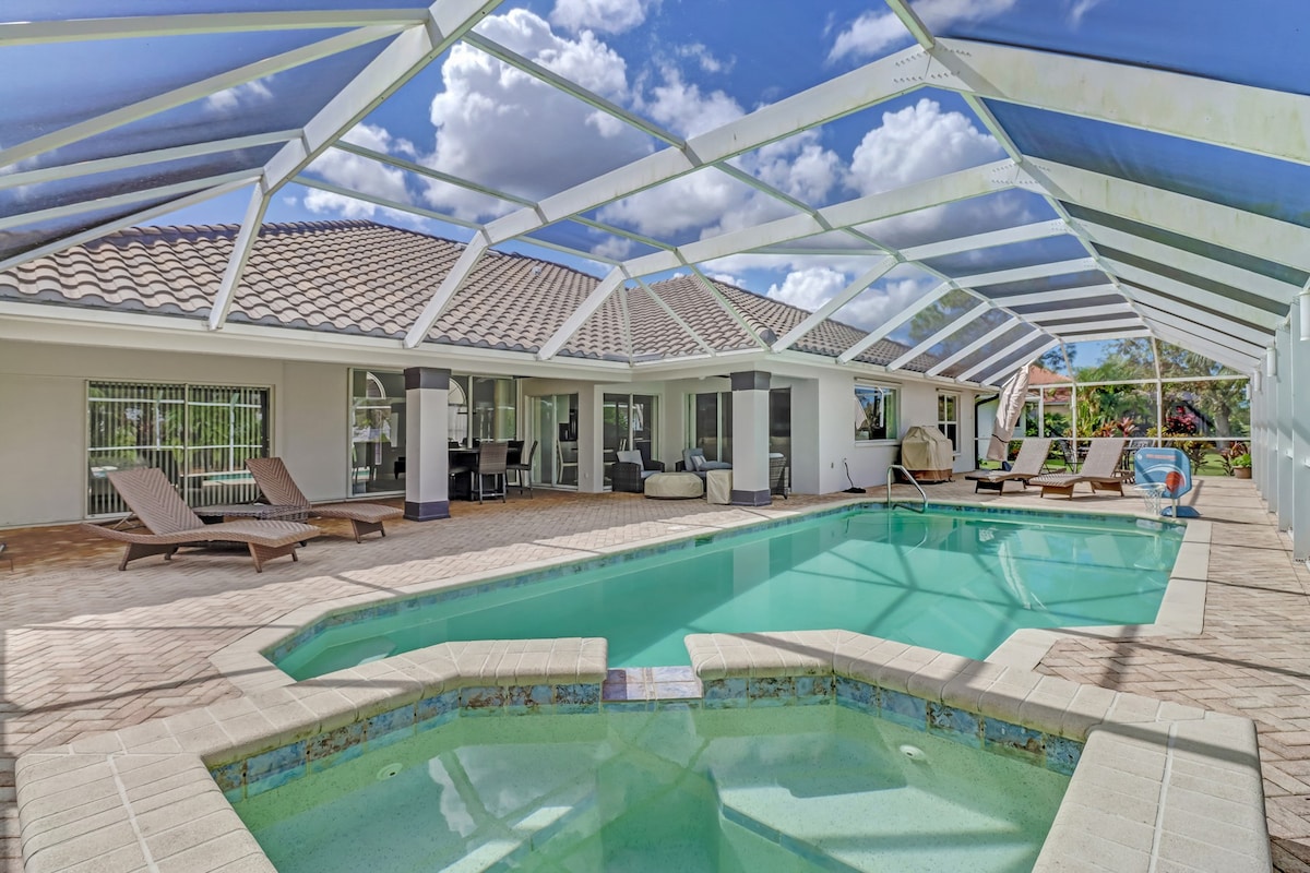 Spacious Luxury Home with Heated Pool and Hot Tub