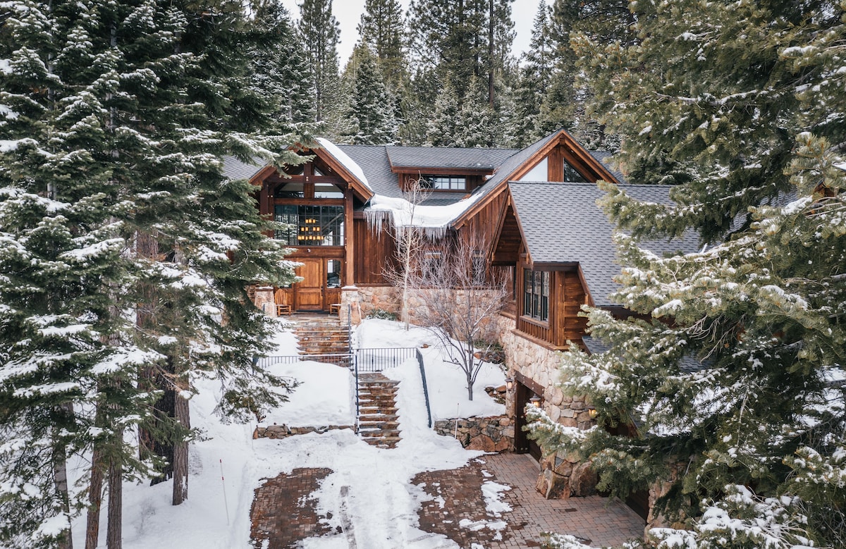 True North Lodge - Mountain Luxury。