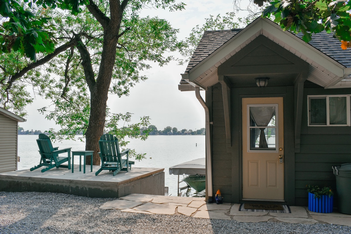 Cornelia湖上舒适的日落景观小木屋！