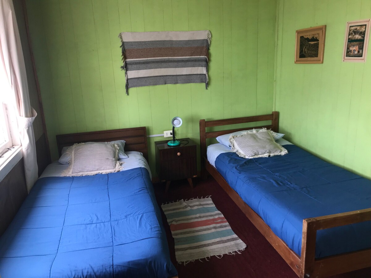 贝拉维斯塔旅馆（ Hostal Bellavista ）的双人双人客房