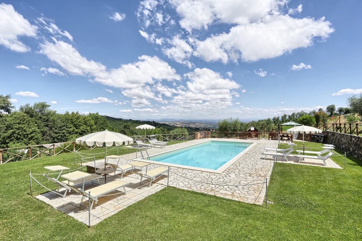 Farmhouse with pool | Tenuta Capitolini | Umbria