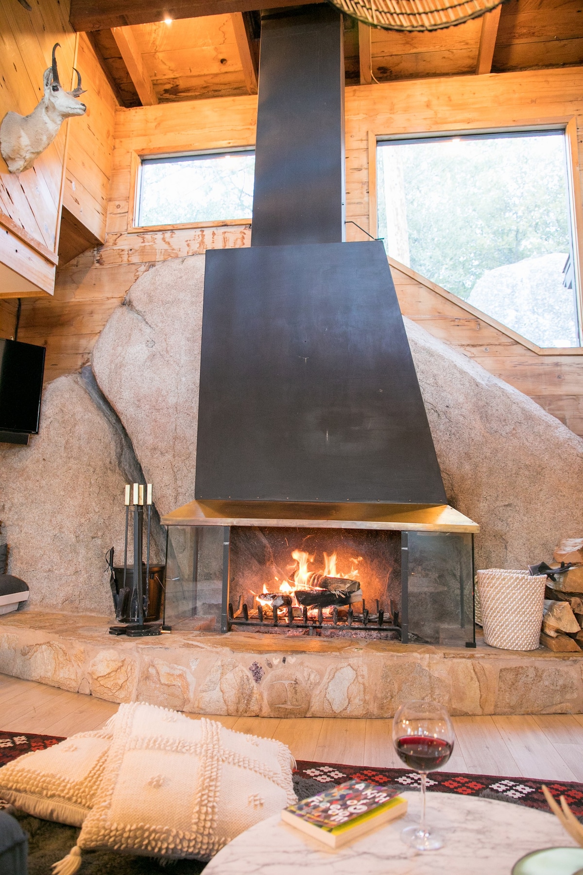 The Boulder Lodge-景观、热水浴池、巨大的壁炉！