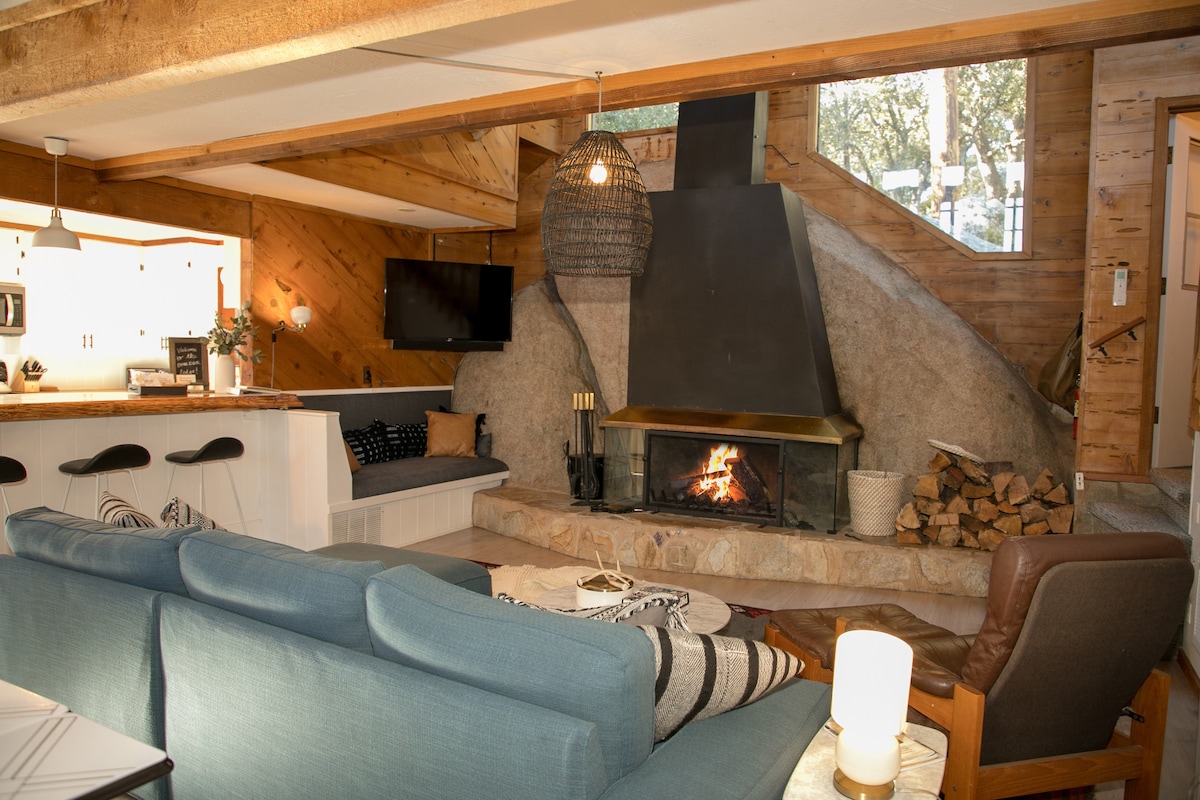 The Boulder Lodge-景观、热水浴池、巨大的壁炉！