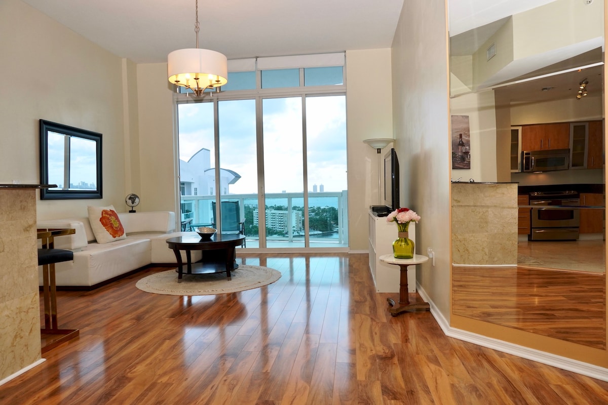 2/2迈阿密海滩顶层公寓+按摩浴缸