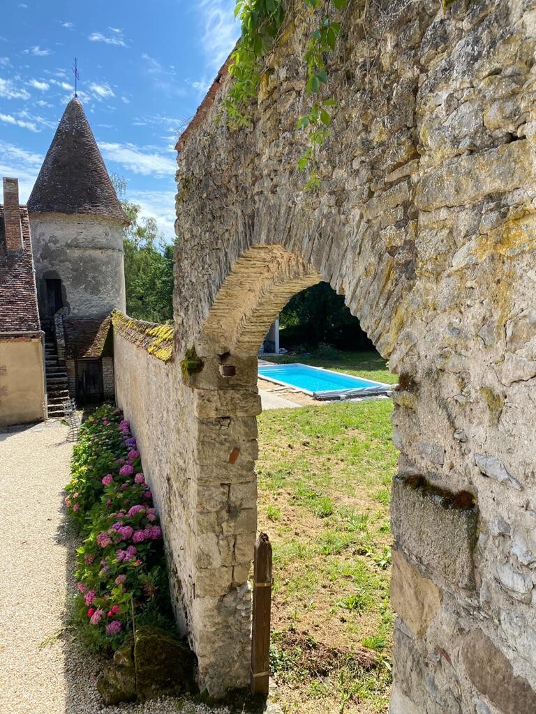 Groot chateau met zwembad veel ruimte & privacy