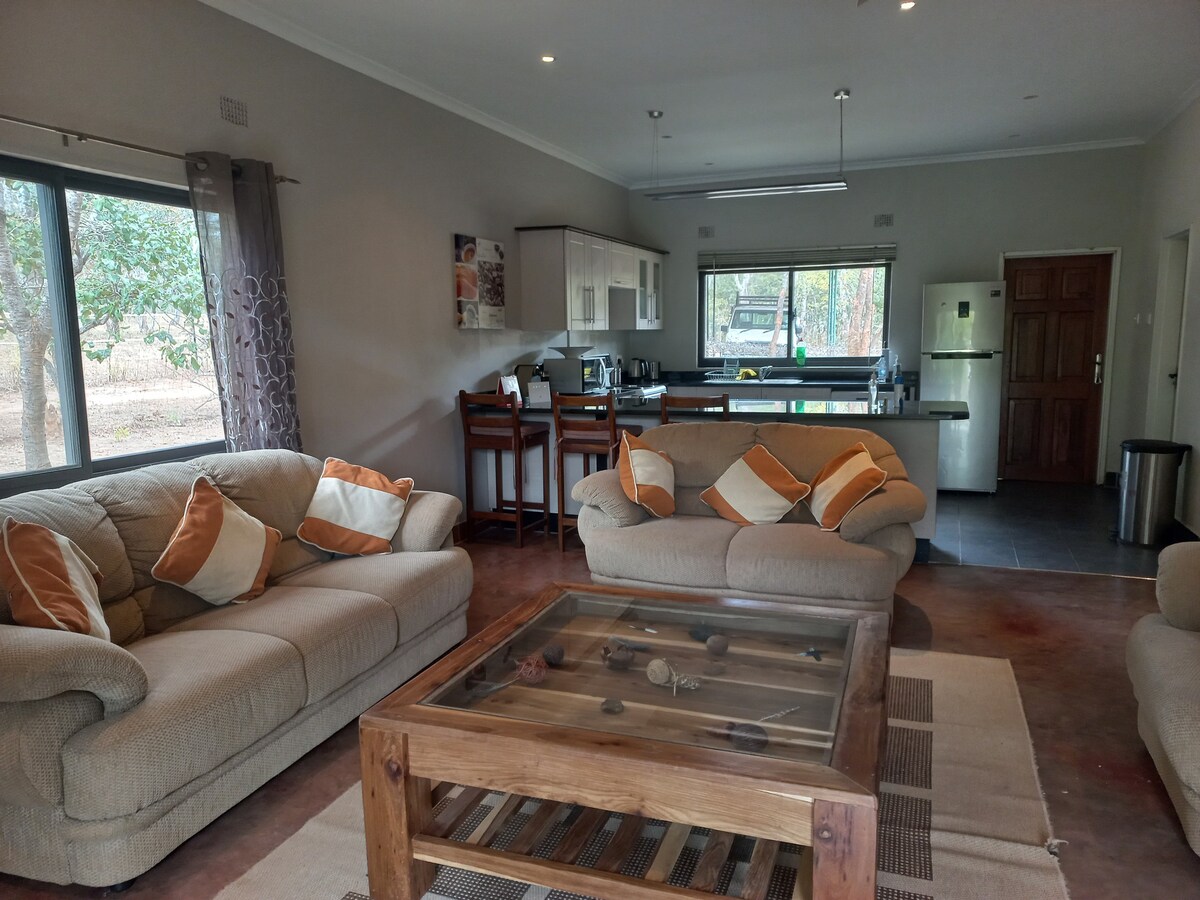 Spacious one bedroomed guest cottage