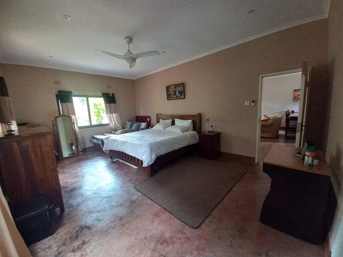 Spacious one bedroomed guest cottage