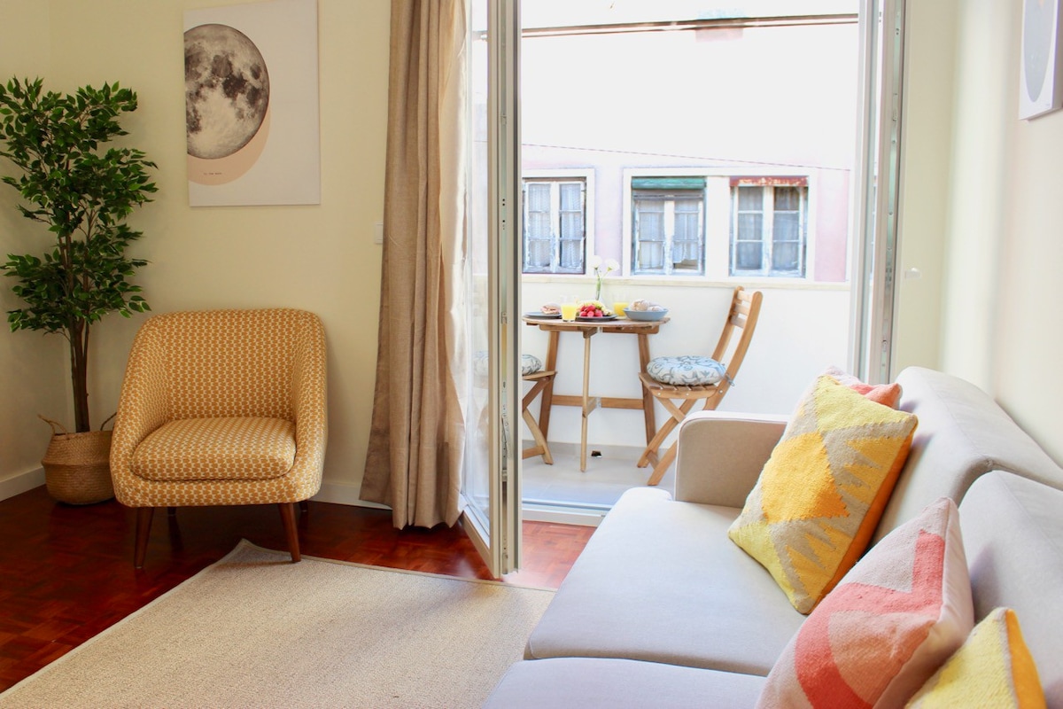 阿尔法玛（ Alfama ）阳台和河景时尚的温馨公寓