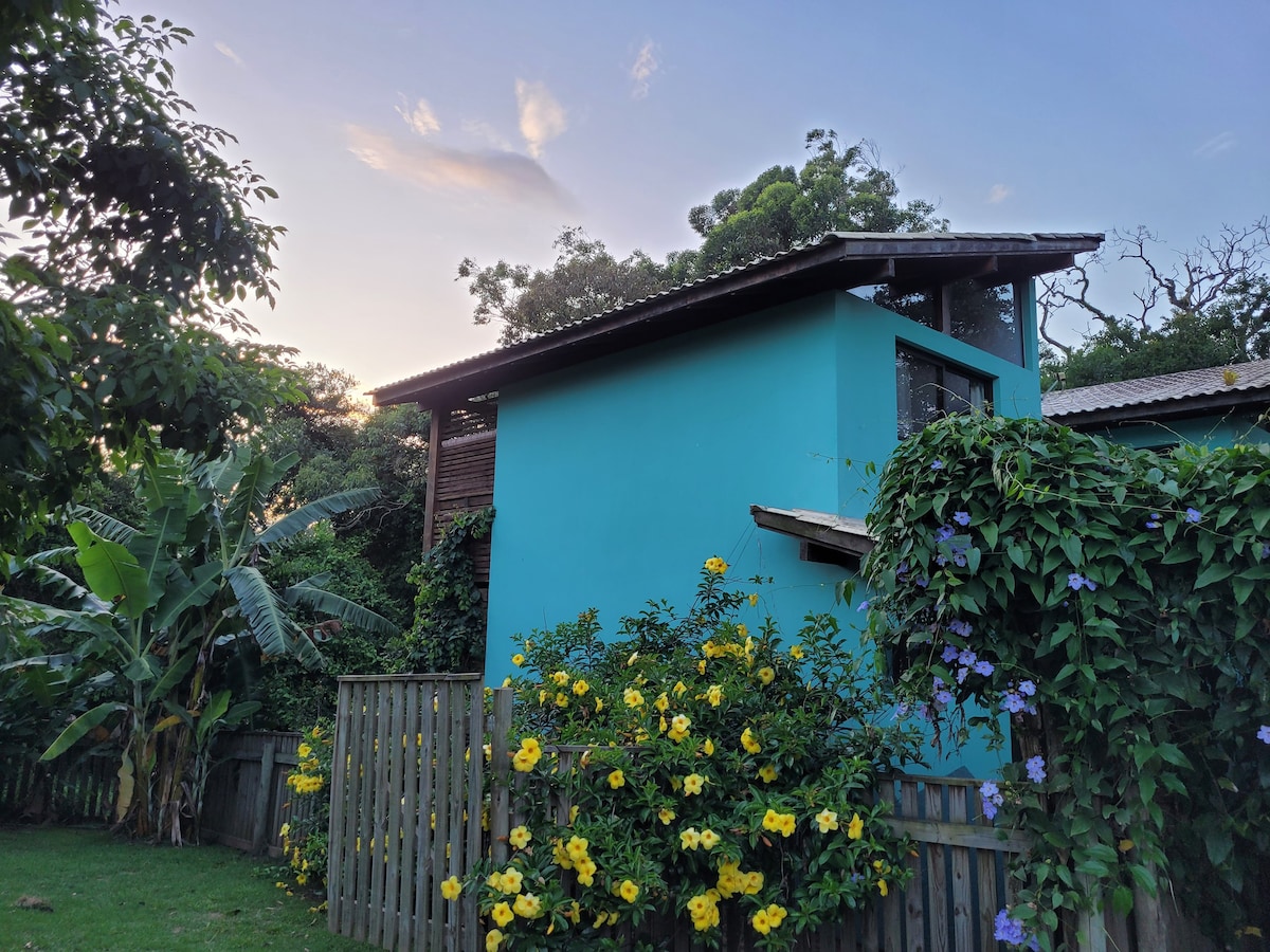 Sobrado na beira da lagoa, home office na natureza