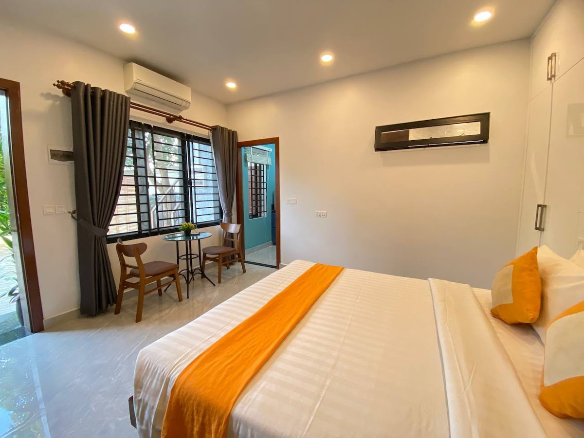 Siem Reap Homesteading studio double bed.