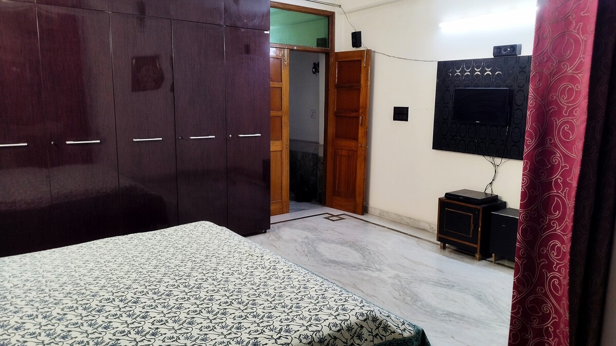 Fully equipped spotless room