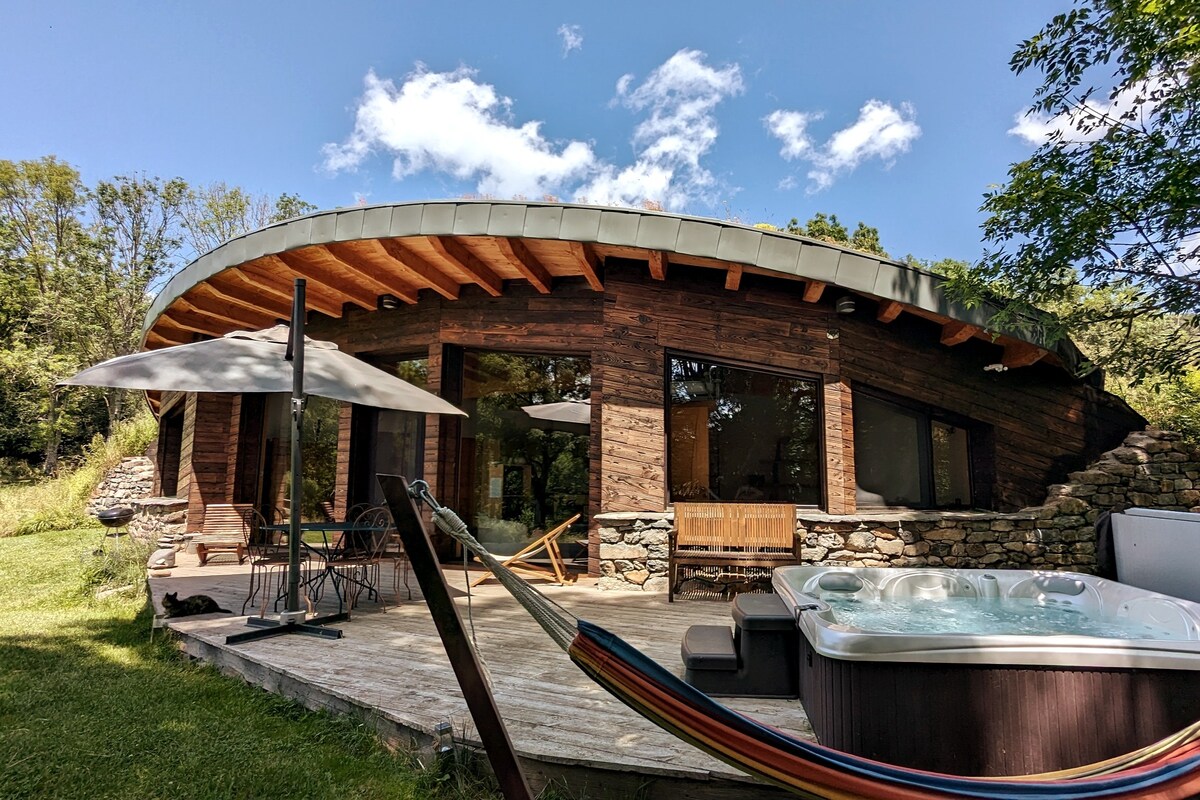 Bulles d'herbe, naturally unusual ecolodges